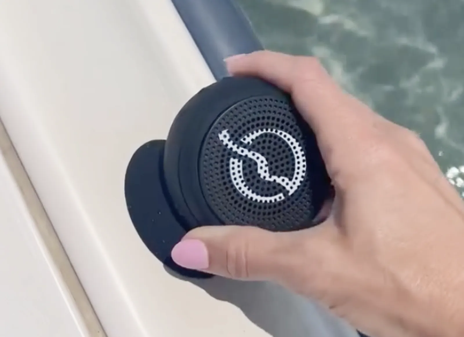 SUNFLOW Waterproof Beach Speaker