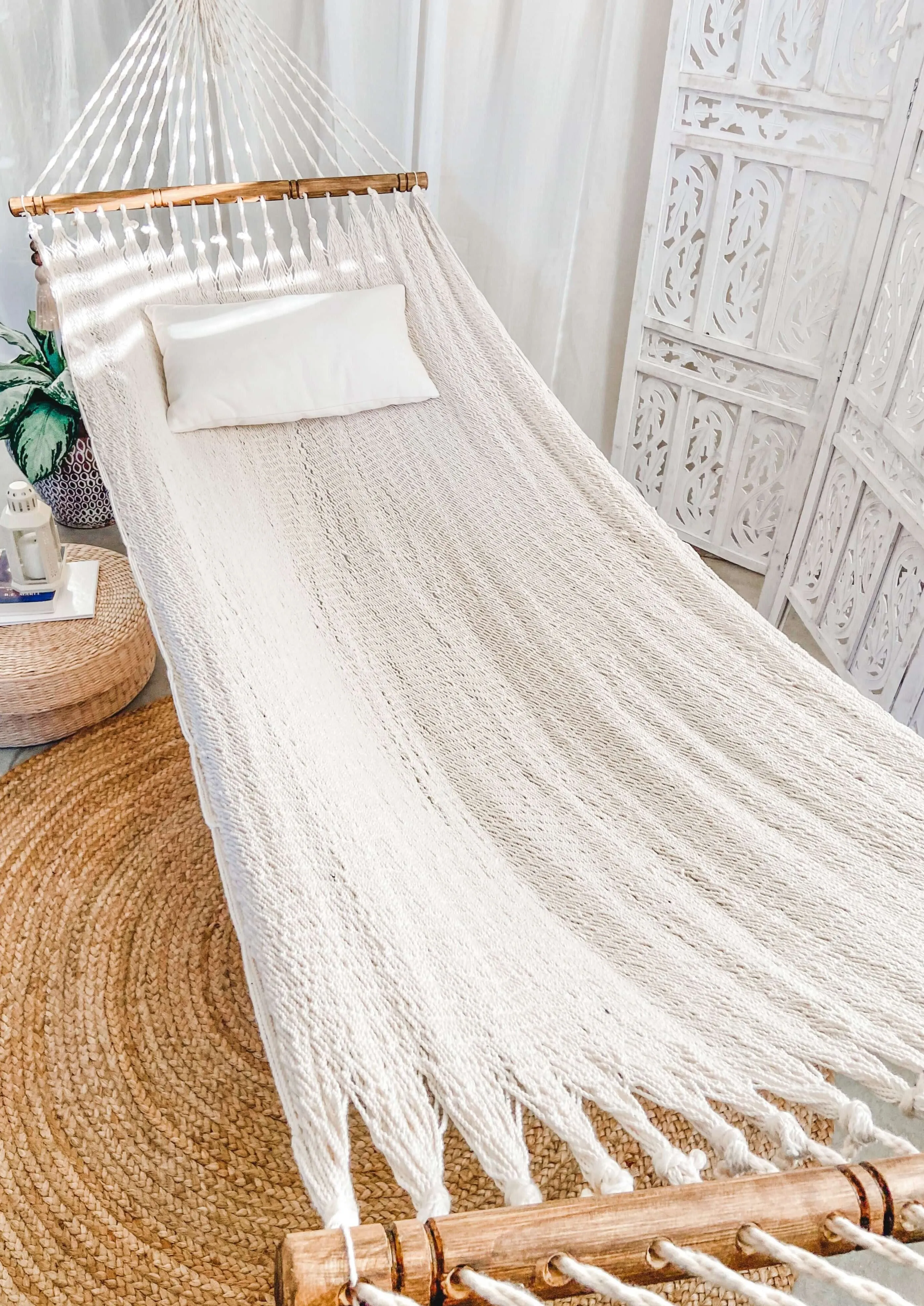 Woven White Hammock With Wood Spreaders | JULIANNA